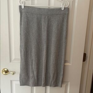GAP Midi Soft Gray Ribbed Sweater Skirt